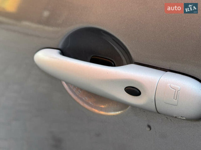 Сірий Рено Сценік, об'ємом двигуна 1.46 л та пробігом 265 тис. км за 5350 $, фото 8 на Automoto.ua