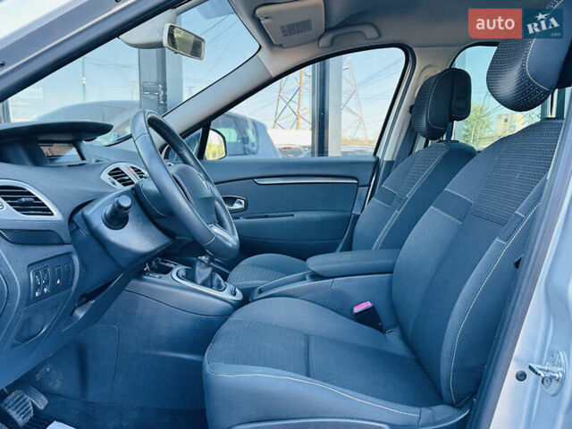 Рено Сценик 2009 в Харькове на Automoto.ua Серый Рено Сценик, объемом двигателя 1.6 л и пробегом 203 тыс. км за 7999 $, фото 18 на Automoto.ua