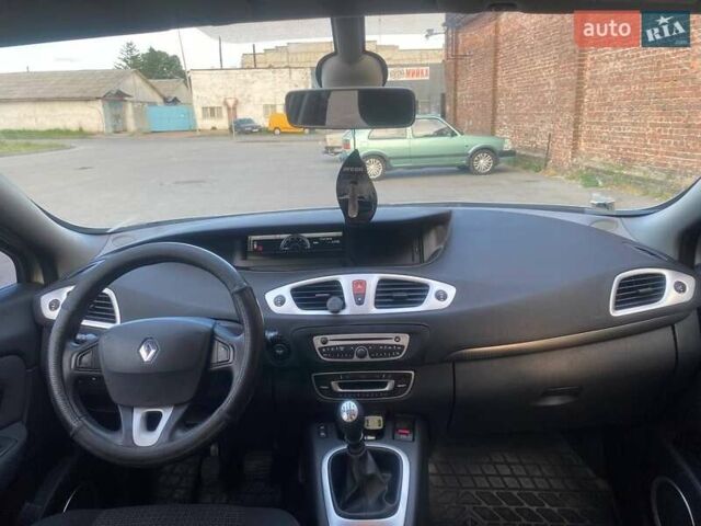 Рено Сценик 2009 в Чернигове на Automoto.ua Серый Рено Сценик, объемом двигателя 1.5 л и пробегом 240 тыс. км за 6400 $, фото 7 на Automoto.ua