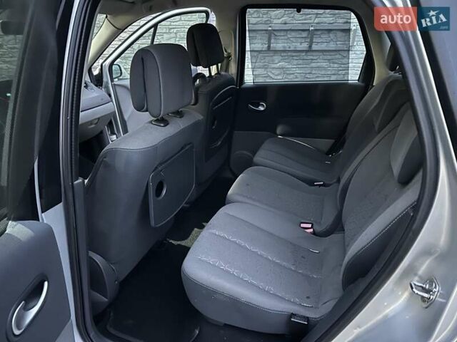 Серый Рено Сценик, объемом двигателя 1.6 л и пробегом 228 тыс. км за 5450 $, фото 18 на Automoto.ua