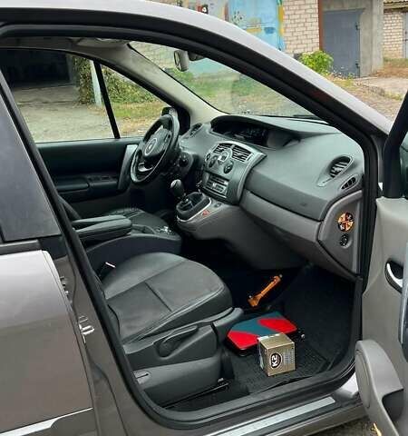 Сірий Рено Сценік, об'ємом двигуна 1.5 л та пробігом 390 тис. км за 5500 $, фото 2 на Automoto.ua