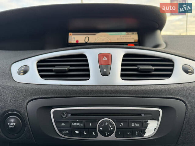 Сірий Рено Сценік, об'ємом двигуна 1.4 л та пробігом 176 тис. км за 7300 $, фото 17 на Automoto.ua