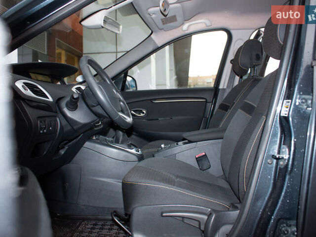 Серый Рено Сценик, объемом двигателя 2 л и пробегом 130 тыс. км за 8200 $, фото 10 на Automoto.ua