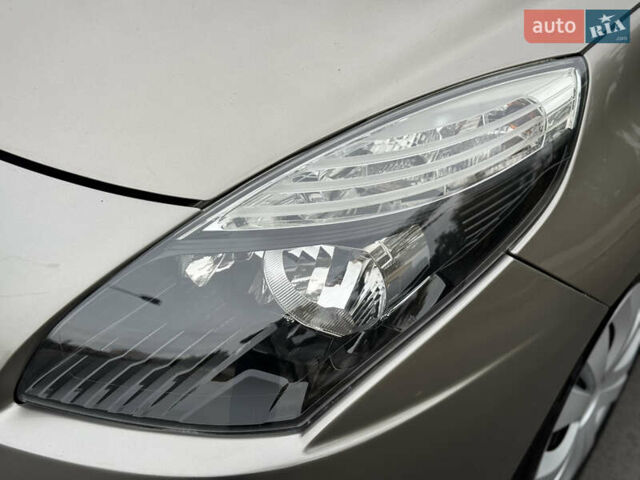 Сірий Рено Сценік, об'ємом двигуна 1.5 л та пробігом 234 тис. км за 5700 $, фото 22 на Automoto.ua