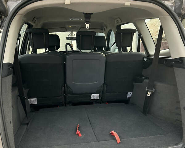 Серый Рено Сценик, объемом двигателя 1.5 л и пробегом 241 тыс. км за 5950 $, фото 24 на Automoto.ua