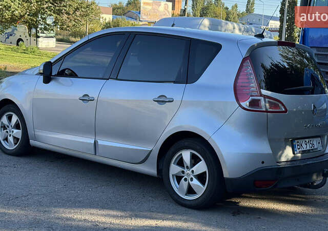 Серый Рено Сценик, объемом двигателя 2 л и пробегом 272 тыс. км за 6800 $, фото 6 на Automoto.ua