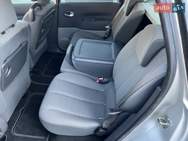 Рено Сценик 2009 в Харькове на Automoto.ua Серый Рено Сценик, объемом двигателя 0 л и пробегом 239 тыс. км за 6800 $, фото 10 на Automoto.ua