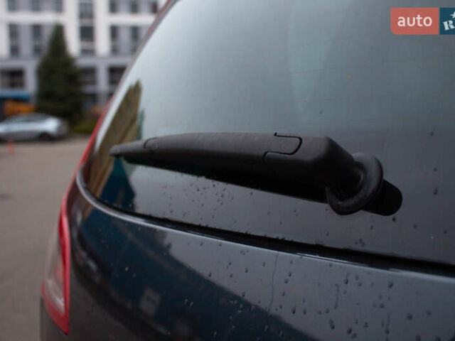 Серый Рено Сценик, объемом двигателя 2 л и пробегом 130 тыс. км за 8200 $, фото 49 на Automoto.ua