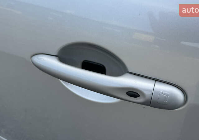 Рено Сценик 2009 в Виннице на Automoto.ua Серый Рено Сценик, объемом двигателя 0 л и пробегом 220 тыс. км за 7750 $, фото 56 на Automoto.ua