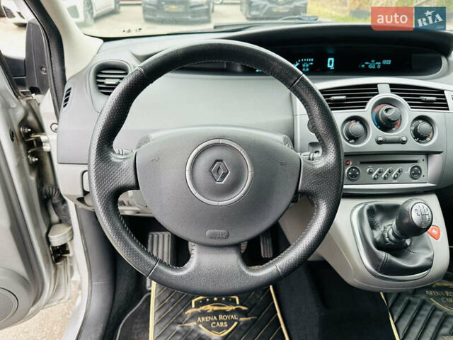 Серый Рено Сценик, объемом двигателя 1.6 л и пробегом 540 тыс. км за 6900 $, фото 26 на Automoto.ua
