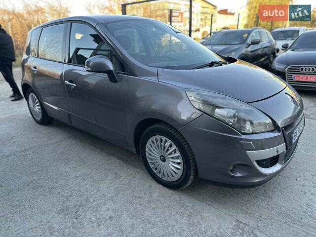 Серый Рено Сценик, объемом двигателя 1.46 л и пробегом 265 тыс. км за 4950 $, фото 2 на Automoto.ua