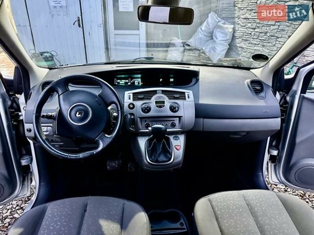 Серый Рено Сценик, объемом двигателя 1.6 л и пробегом 228 тыс. км за 5450 $, фото 16 на Automoto.ua