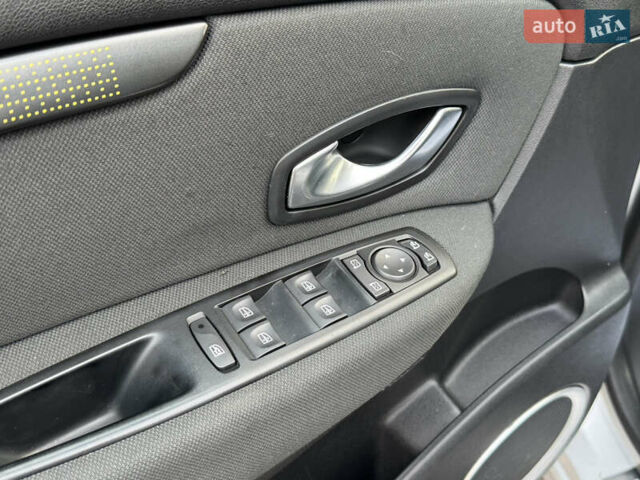 Сірий Рено Сценік, об'ємом двигуна 1.4 л та пробігом 176 тис. км за 7300 $, фото 8 на Automoto.ua