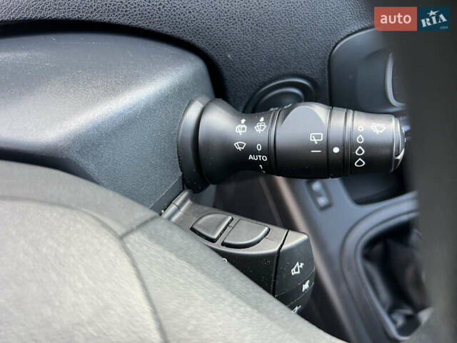 Сірий Рено Сценік, об'ємом двигуна 1.6 л та пробігом 237 тис. км за 7650 $, фото 38 на Automoto.ua