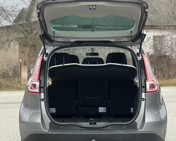 Сірий Рено Сценік, об'ємом двигуна 1.6 л та пробігом 176 тис. км за 7700 $, фото 16 на Automoto.ua