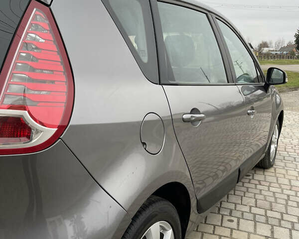 Сірий Рено Сценік, об'ємом двигуна 1.5 л та пробігом 268 тис. км за 6450 $, фото 8 на Automoto.ua