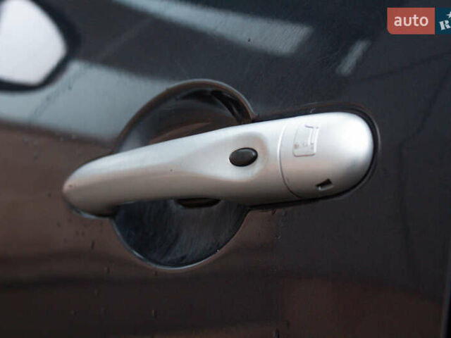 Серый Рено Сценик, объемом двигателя 2 л и пробегом 130 тыс. км за 8200 $, фото 47 на Automoto.ua