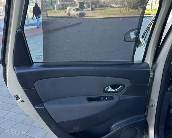 Серый Рено Сценик, объемом двигателя 1.46 л и пробегом 213 тыс. км за 5600 $, фото 37 на Automoto.ua