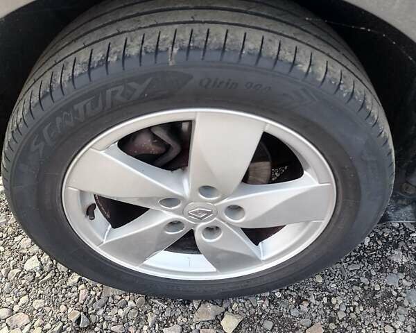 Серый Рено Сценик, объемом двигателя 1.6 л и пробегом 156 тыс. км за 7200 $, фото 19 на Automoto.ua