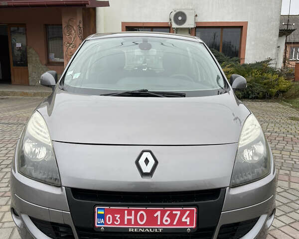 Сірий Рено Сценік, об'ємом двигуна 1.5 л та пробігом 268 тис. км за 6450 $, фото 1 на Automoto.ua