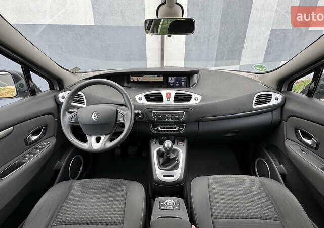 Рено Сценик 2009 в Виннице на Automoto.ua Серый Рено Сценик, объемом двигателя 0 л и пробегом 220 тыс. км за 7750 $, фото 50 на Automoto.ua