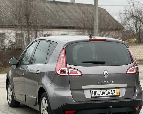 Сірий Рено Сценік, об'ємом двигуна 1.6 л та пробігом 176 тис. км за 7700 $, фото 9 на Automoto.ua