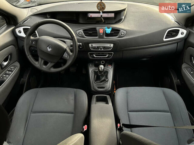 Серый Рено Сценик, объемом двигателя 1.5 л и пробегом 241 тыс. км за 5950 $, фото 10 на Automoto.ua