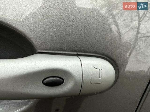 Серый Рено Сценик, объемом двигателя 1.6 л и пробегом 202 тыс. км за 8300 $, фото 17 на Automoto.ua