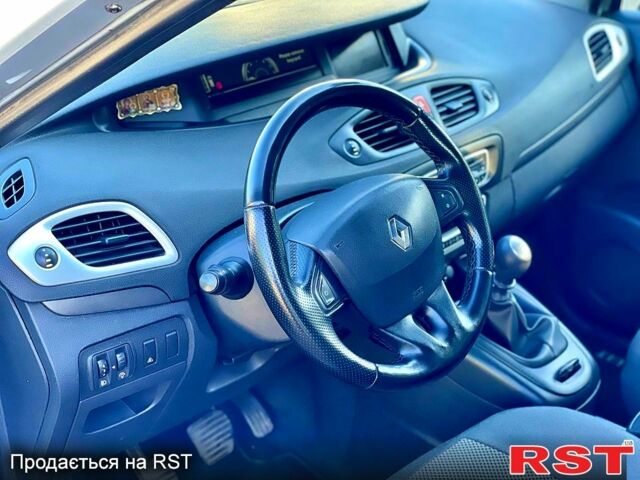 Рено Сценік 2009 у Лубнах на Automoto.ua Сірий Рено Сценік, об'ємом двигуна 1.5 л та пробігом 0 тис. км за 6650 $, фото 5 на Automoto.ua
