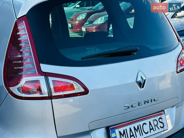 Рено Сценик 2009 в Харькове на Automoto.ua Серый Рено Сценик, объемом двигателя 1.6 л и пробегом 203 тыс. км за 7999 $, фото 5 на Automoto.ua