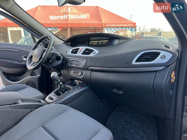 Сірий Рено Сценік, об'ємом двигуна 1.6 л та пробігом 237 тис. км за 7650 $, фото 47 на Automoto.ua