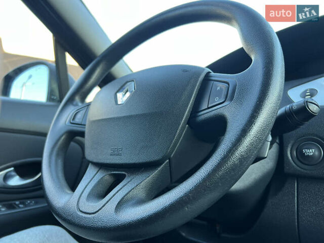 Сірий Рено Сценік, об'ємом двигуна 1.6 л та пробігом 237 тис. км за 7650 $, фото 67 на Automoto.ua