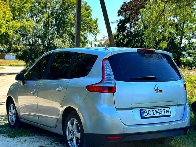 Серый Рено Сценик, объемом двигателя 1.5 л и пробегом 303 тыс. км за 6200 $, фото 3 на Automoto.ua