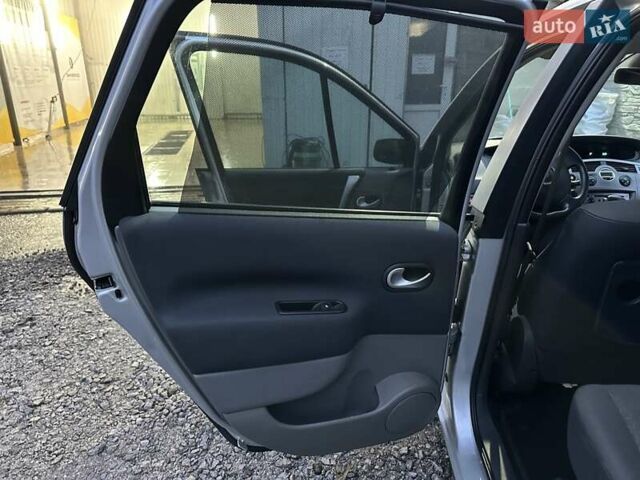 Серый Рено Сценик, объемом двигателя 1.6 л и пробегом 228 тыс. км за 5450 $, фото 19 на Automoto.ua