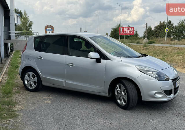 Рено Сценик 2009 в Виннице на Automoto.ua Серый Рено Сценик, объемом двигателя 0 л и пробегом 220 тыс. км за 7750 $, фото 16 на Automoto.ua