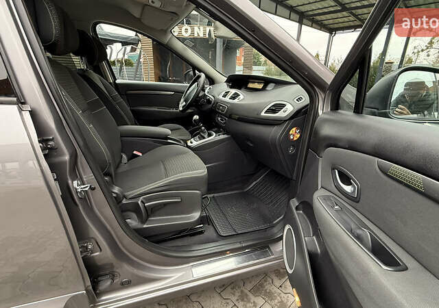 Сірий Рено Сценік, об'ємом двигуна 1.6 л та пробігом 176 тис. км за 7250 $, фото 14 на Automoto.ua