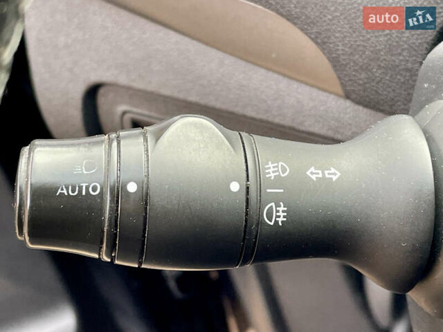 Серый Рено Сценик, объемом двигателя 1.4 л и пробегом 260 тыс. км за 6800 $, фото 15 на Automoto.ua