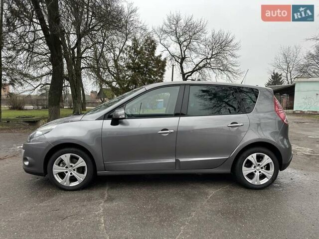 Серый Рено Сценик, объемом двигателя 1.6 л и пробегом 202 тыс. км за 8300 $, фото 1 на Automoto.ua