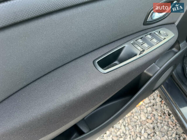 Сірий Рено Сценік, об'ємом двигуна 1.6 л та пробігом 237 тис. км за 7650 $, фото 27 на Automoto.ua