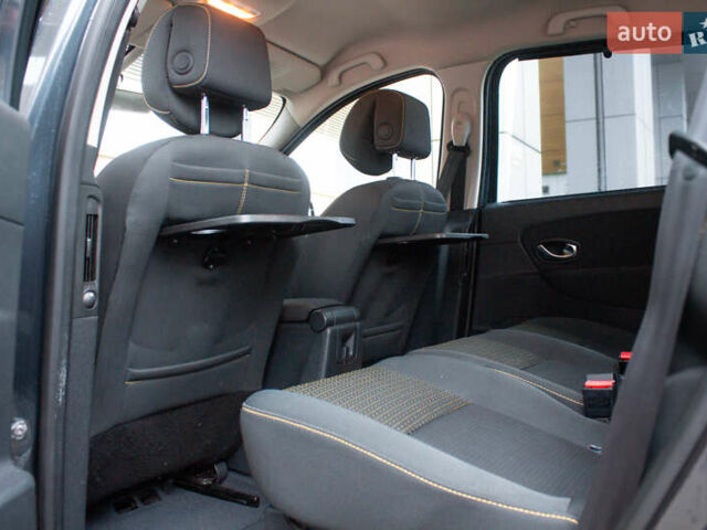 Серый Рено Сценик, объемом двигателя 2 л и пробегом 130 тыс. км за 8200 $, фото 12 на Automoto.ua