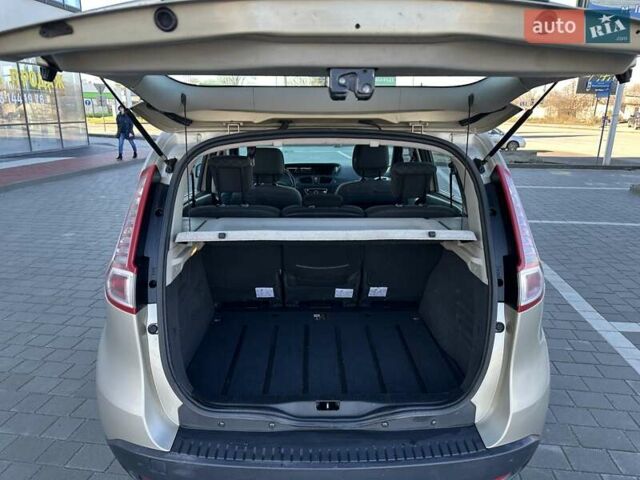 Серый Рено Сценик, объемом двигателя 1.46 л и пробегом 213 тыс. км за 5600 $, фото 36 на Automoto.ua