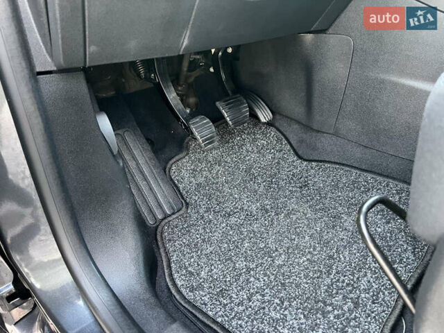 Сірий Рено Сценік, об'ємом двигуна 1.6 л та пробігом 237 тис. км за 7650 $, фото 32 на Automoto.ua