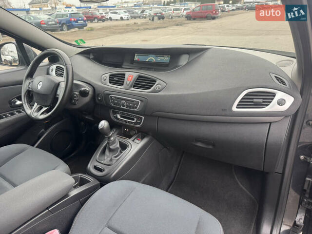 Серый Рено Сценик, объемом двигателя 1.6 л и пробегом 218 тыс. км за 7800 $, фото 35 на Automoto.ua