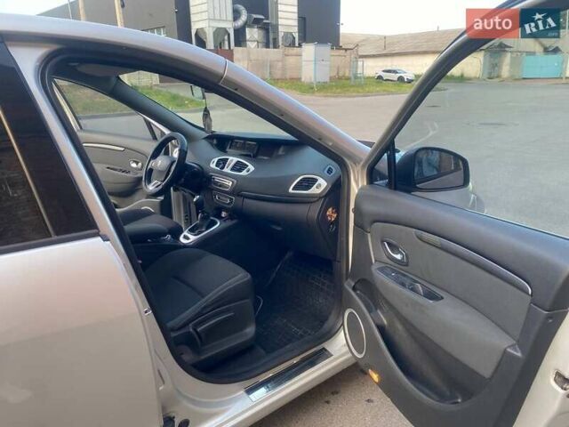 Рено Сценик 2009 в Чернигове на Automoto.ua Серый Рено Сценик, объемом двигателя 1.5 л и пробегом 240 тыс. км за 6400 $, фото 9 на Automoto.ua