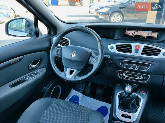 Рено Сценик 2009 в Харькове на Automoto.ua Серый Рено Сценик, объемом двигателя 1.6 л и пробегом 203 тыс. км за 7999 $, фото 25 на Automoto.ua