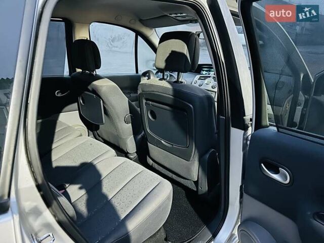 Серый Рено Сценик, объемом двигателя 1.6 л и пробегом 228 тыс. км за 5450 $, фото 26 на Automoto.ua