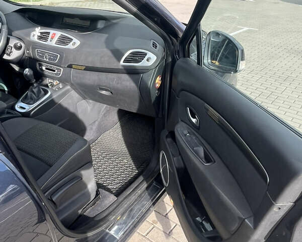Сірий Рено Сценік, об'ємом двигуна 1.6 л та пробігом 148 тис. км за 6800 $, фото 14 на Automoto.ua