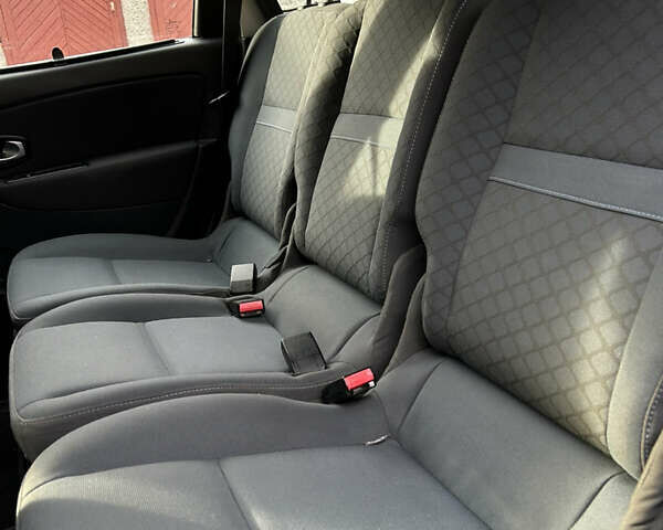 Серый Рено Сценик, объемом двигателя 1.5 л и пробегом 241 тыс. км за 5950 $, фото 17 на Automoto.ua