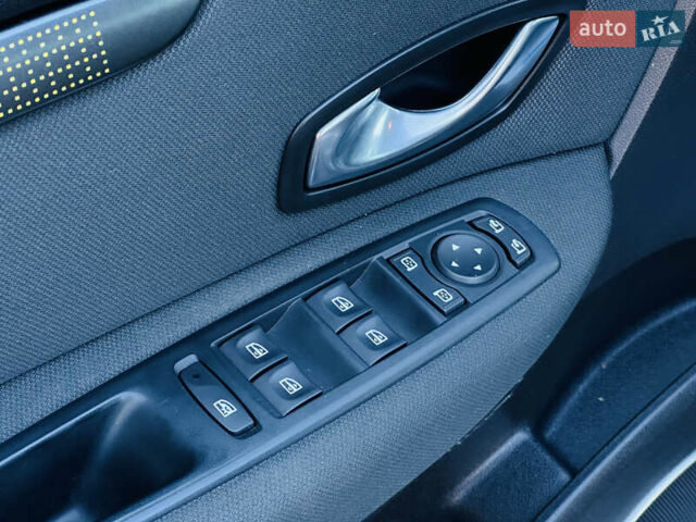 Рено Сценик 2009 в Харькове на Automoto.ua Серый Рено Сценик, объемом двигателя 1.6 л и пробегом 203 тыс. км за 7999 $, фото 17 на Automoto.ua