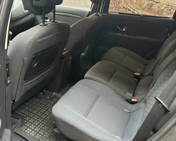 Серый Рено Сценик, объемом двигателя 1.87 л и пробегом 320 тыс. км за 6300 $, фото 14 на Automoto.ua